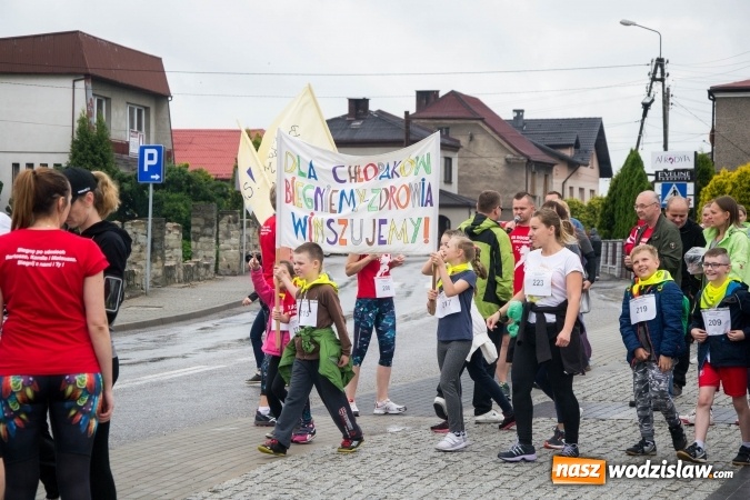 Zdjęcie w galerii na portalu naszwodzislaw.com: W Rogowie pobiegli dla chorych chłopców wiadomości z regionu