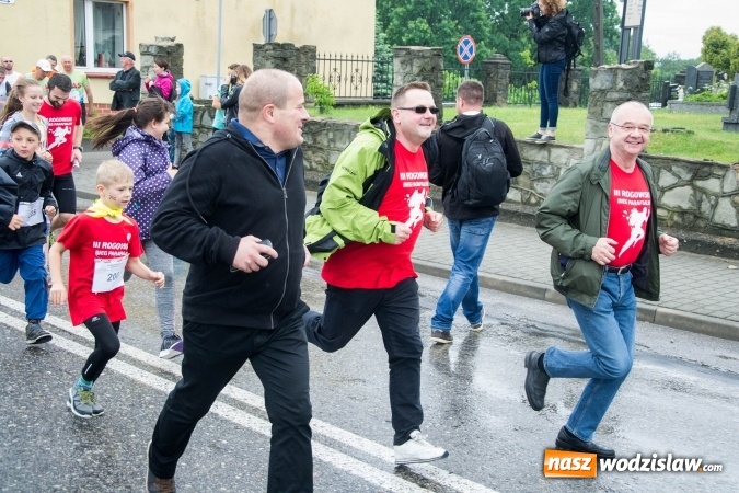 Zdjęcie w galerii na portalu naszwodzislaw.com: W Rogowie pobiegli dla chorych chłopców wiadomości z regionu
