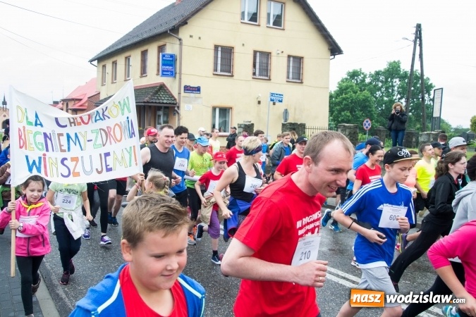 Zdjęcie w galerii na portalu naszwodzislaw.com: W Rogowie pobiegli dla chorych chłopców wiadomości z regionu
