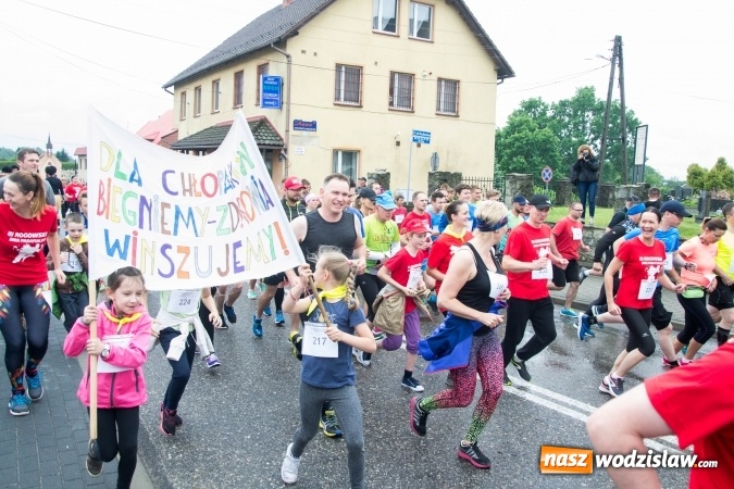 Zdjęcie w galerii na portalu naszwodzislaw.com: W Rogowie pobiegli dla chorych chłopców wiadomości z regionu