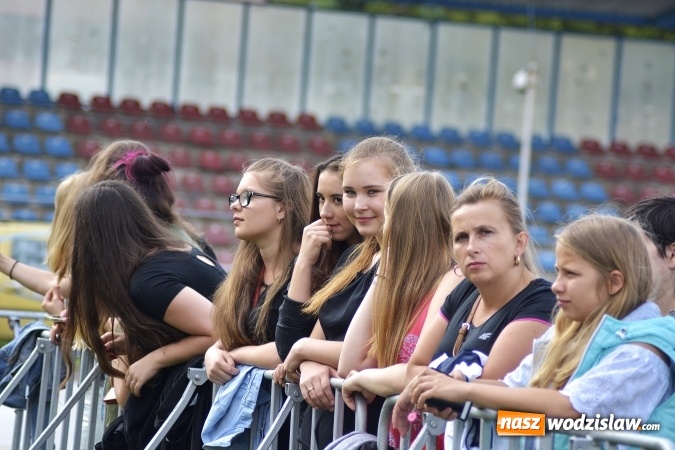Zdjęcie w galerii na portalu naszwodzislaw.com: Edyta Górecka, Szymon Chodyniecki, Monika Lewczuk oraz Video - oto gwiazdy drugiego dnia 48 Dni Wodzisławia [FOTORELACJA] wiadomości z regionu