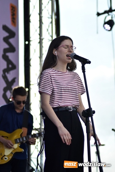 Zdjęcie w galerii na portalu naszwodzislaw.com: Edyta Górecka, Szymon Chodyniecki, Monika Lewczuk oraz Video - oto gwiazdy drugiego dnia 48 Dni Wodzisławia [FOTORELACJA] wiadomości z regionu
