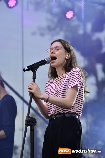 Zdjęcie w galerii na portalu naszwodzislaw.com: Edyta Górecka, Szymon Chodyniecki, Monika Lewczuk oraz Video - oto gwiazdy drugiego dnia 48 Dni Wodzisławia [FOTORELACJA] wiadomości z regionu