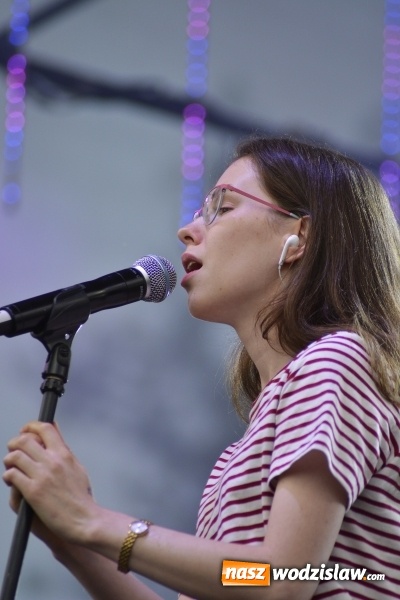 Zdjęcie w galerii na portalu naszwodzislaw.com: Edyta Górecka, Szymon Chodyniecki, Monika Lewczuk oraz Video - oto gwiazdy drugiego dnia 48 Dni Wodzisławia [FOTORELACJA] wiadomości z regionu