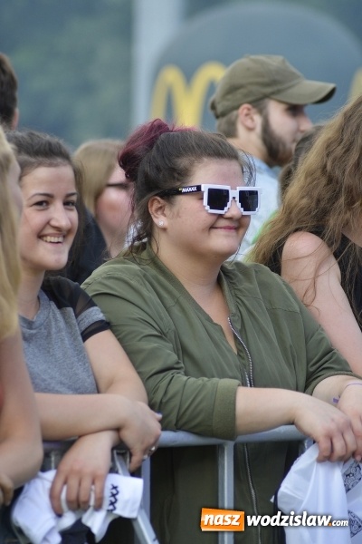 Zdjęcie w galerii na portalu naszwodzislaw.com: Edyta Górecka, Szymon Chodyniecki, Monika Lewczuk oraz Video - oto gwiazdy drugiego dnia 48 Dni Wodzisławia [FOTORELACJA] wiadomości z regionu