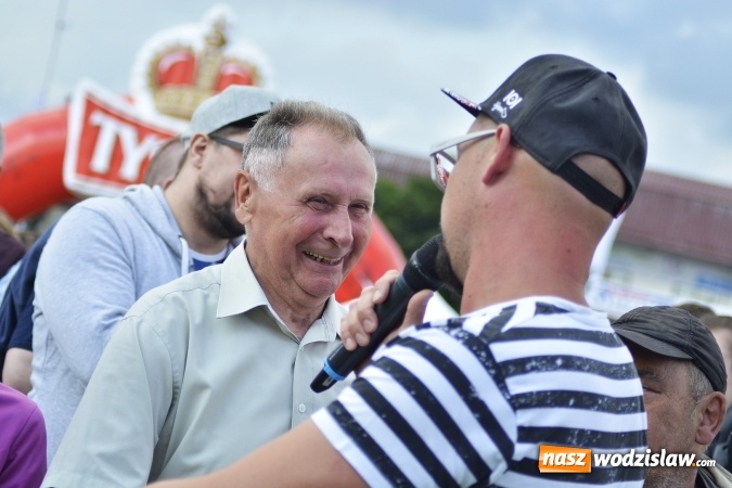 Zdjęcie w galerii na portalu naszwodzislaw.com: Edyta Górecka, Szymon Chodyniecki, Monika Lewczuk oraz Video - oto gwiazdy drugiego dnia 48 Dni Wodzisławia [FOTORELACJA] wiadomości z regionu