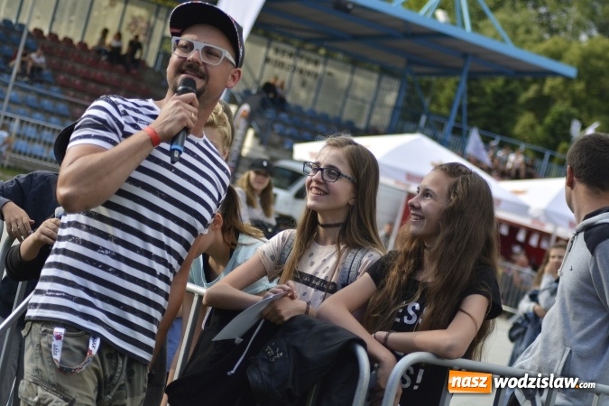 Zdjęcie w galerii na portalu naszwodzislaw.com: Edyta Górecka, Szymon Chodyniecki, Monika Lewczuk oraz Video - oto gwiazdy drugiego dnia 48 Dni Wodzisławia [FOTORELACJA] wiadomości z regionu