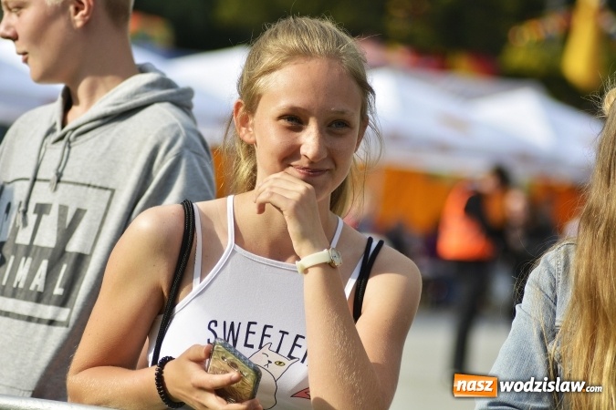 Zdjęcie w galerii na portalu naszwodzislaw.com: Edyta Górecka, Szymon Chodyniecki, Monika Lewczuk oraz Video - oto gwiazdy drugiego dnia 48 Dni Wodzisławia [FOTORELACJA] wiadomości z regionu