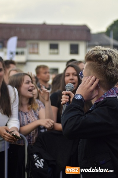 Zdjęcie w galerii na portalu naszwodzislaw.com: Edyta Górecka, Szymon Chodyniecki, Monika Lewczuk oraz Video - oto gwiazdy drugiego dnia 48 Dni Wodzisławia [FOTORELACJA] wiadomości z regionu