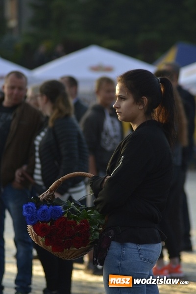 Zdjęcie w galerii na portalu naszwodzislaw.com: Edyta Górecka, Szymon Chodyniecki, Monika Lewczuk oraz Video - oto gwiazdy drugiego dnia 48 Dni Wodzisławia [FOTORELACJA] wiadomości z regionu