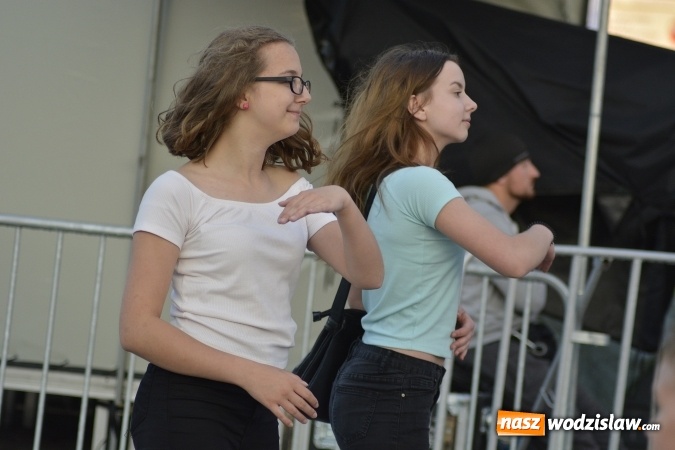 Zdjęcie w galerii na portalu naszwodzislaw.com: Edyta Górecka, Szymon Chodyniecki, Monika Lewczuk oraz Video - oto gwiazdy drugiego dnia 48 Dni Wodzisławia [FOTORELACJA] wiadomości z regionu