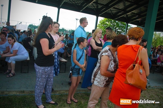 Zdjęcie w galerii na portalu naszwodzislaw.com: Międzyparafialny Rodzinny Festyn Fatimski w Krostoszowicach. Na finał wystąpi Ireneusz Krosny wiadomości z regionu