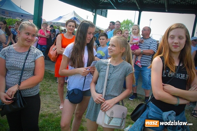 Zdjęcie w galerii na portalu naszwodzislaw.com: Międzyparafialny Rodzinny Festyn Fatimski w Krostoszowicach. Na finał wystąpi Ireneusz Krosny wiadomości z regionu