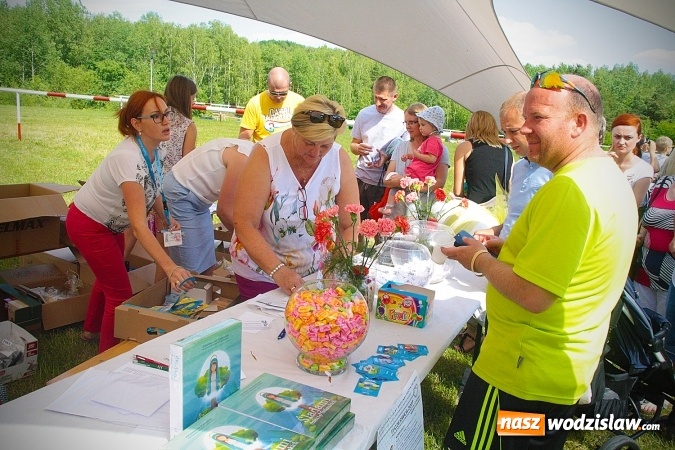 Zdjęcie w galerii na portalu naszwodzislaw.com: Międzyparafialny Rodzinny Festyn Fatimski w Krostoszowicach. Na finał wystąpi Ireneusz Krosny wiadomości z regionu