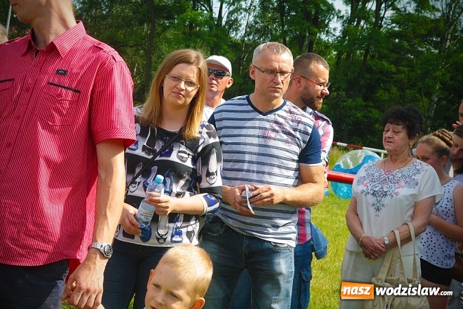 Zdjęcie w galerii na portalu naszwodzislaw.com: Międzyparafialny Rodzinny Festyn Fatimski w Krostoszowicach. Na finał wystąpi Ireneusz Krosny wiadomości z regionu