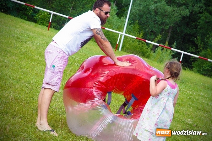 Zdjęcie w galerii na portalu naszwodzislaw.com: Międzyparafialny Rodzinny Festyn Fatimski w Krostoszowicach. Na finał wystąpi Ireneusz Krosny wiadomości z regionu