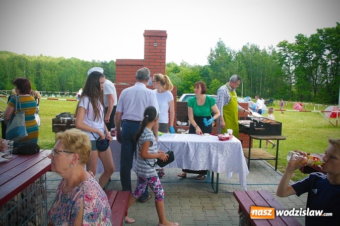 Zdjęcie w galerii na portalu naszwodzislaw.com: Międzyparafialny Rodzinny Festyn Fatimski w Krostoszowicach. Na finał wystąpi Ireneusz Krosny wiadomości z regionu