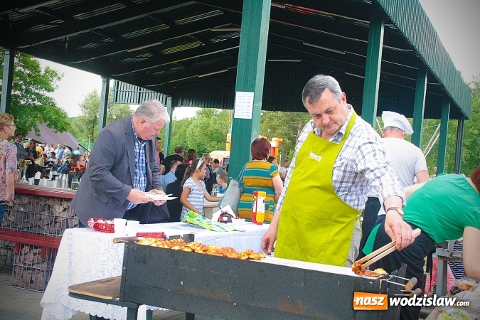 Zdjęcie w galerii na portalu naszwodzislaw.com: Międzyparafialny Rodzinny Festyn Fatimski w Krostoszowicach. Na finał wystąpi Ireneusz Krosny wiadomości z regionu