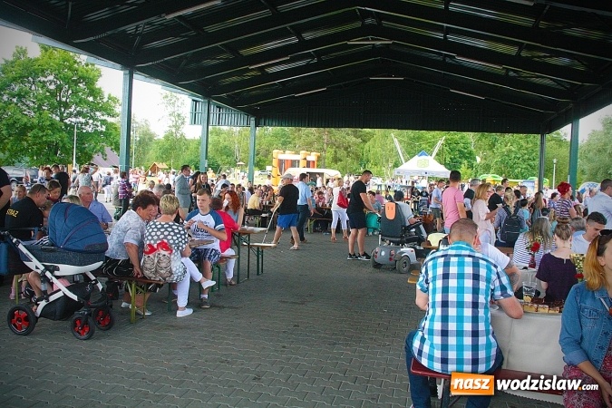 Zdjęcie w galerii na portalu naszwodzislaw.com: Międzyparafialny Rodzinny Festyn Fatimski w Krostoszowicach. Na finał wystąpi Ireneusz Krosny wiadomości z regionu