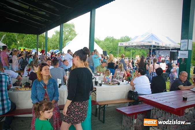 Zdjęcie w galerii na portalu naszwodzislaw.com: Międzyparafialny Rodzinny Festyn Fatimski w Krostoszowicach. Na finał wystąpi Ireneusz Krosny wiadomości z regionu