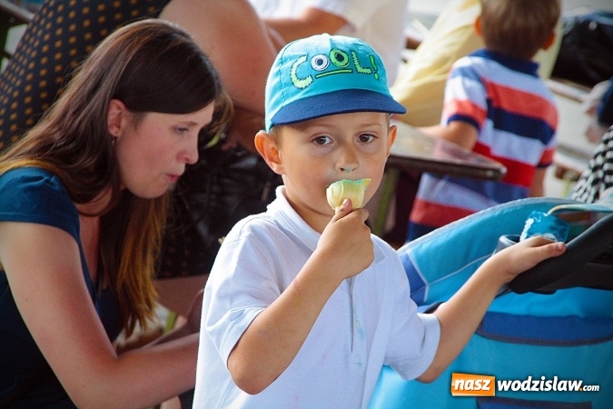 Zdjęcie w galerii na portalu naszwodzislaw.com: Międzyparafialny Rodzinny Festyn Fatimski w Krostoszowicach. Na finał wystąpi Ireneusz Krosny wiadomości z regionu