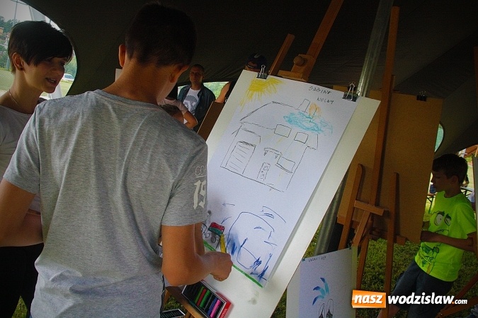 Zdjęcie w galerii na portalu naszwodzislaw.com: Międzyparafialny Rodzinny Festyn Fatimski w Krostoszowicach. Na finał wystąpi Ireneusz Krosny wiadomości z regionu