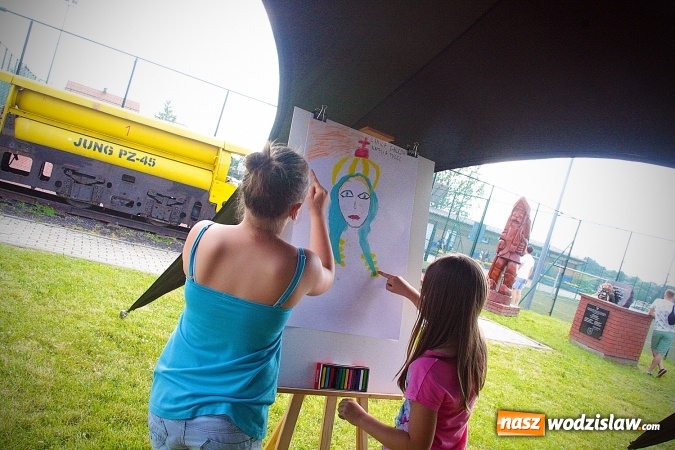 Zdjęcie w galerii na portalu naszwodzislaw.com: Międzyparafialny Rodzinny Festyn Fatimski w Krostoszowicach. Na finał wystąpi Ireneusz Krosny wiadomości z regionu