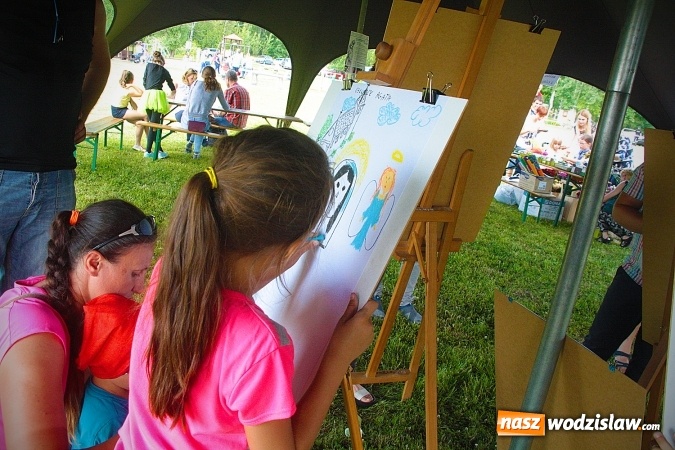 Zdjęcie w galerii na portalu naszwodzislaw.com: Międzyparafialny Rodzinny Festyn Fatimski w Krostoszowicach. Na finał wystąpi Ireneusz Krosny wiadomości z regionu