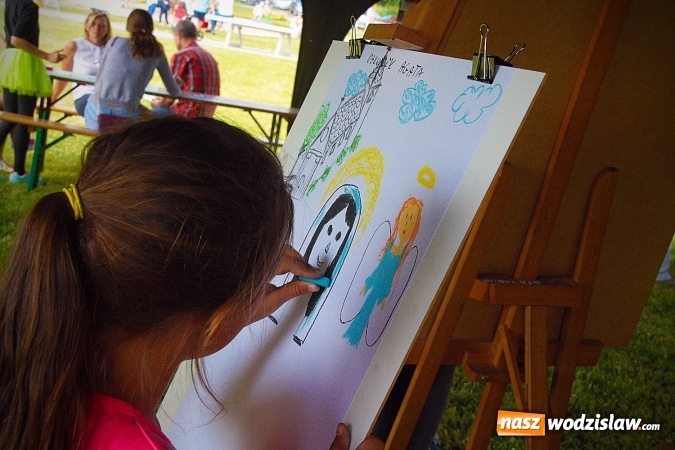 Zdjęcie w galerii na portalu naszwodzislaw.com: Międzyparafialny Rodzinny Festyn Fatimski w Krostoszowicach. Na finał wystąpi Ireneusz Krosny wiadomości z regionu