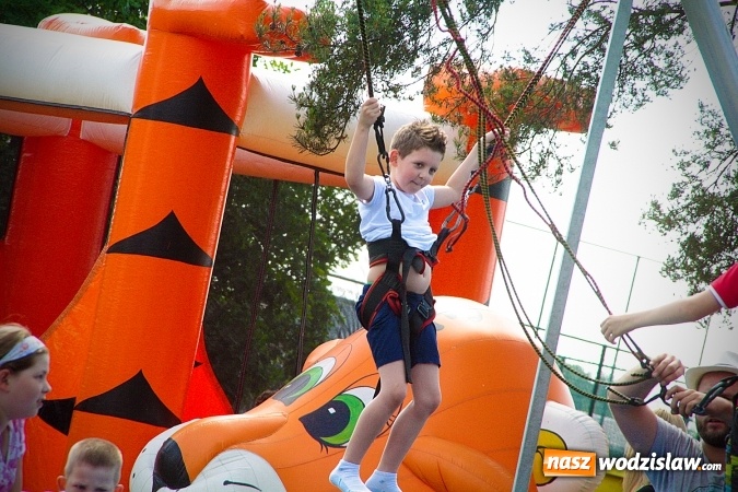 Zdjęcie w galerii na portalu naszwodzislaw.com: Międzyparafialny Rodzinny Festyn Fatimski w Krostoszowicach. Na finał wystąpi Ireneusz Krosny wiadomości z regionu