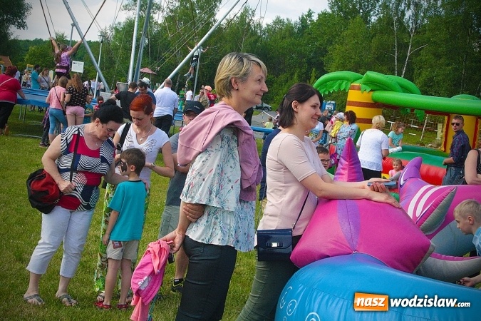 Zdjęcie w galerii na portalu naszwodzislaw.com: Międzyparafialny Rodzinny Festyn Fatimski w Krostoszowicach. Na finał wystąpi Ireneusz Krosny wiadomości z regionu