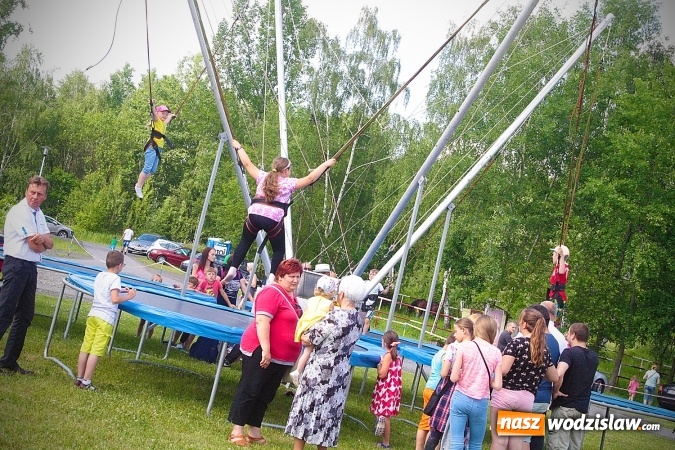 Zdjęcie w galerii na portalu naszwodzislaw.com: Międzyparafialny Rodzinny Festyn Fatimski w Krostoszowicach. Na finał wystąpi Ireneusz Krosny wiadomości z regionu