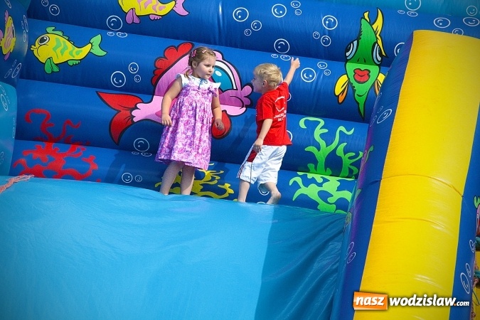 Zdjęcie w galerii na portalu naszwodzislaw.com: Międzyparafialny Rodzinny Festyn Fatimski w Krostoszowicach. Na finał wystąpi Ireneusz Krosny wiadomości z regionu