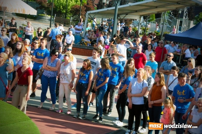 Zdjęcie w galerii na portalu naszwodzislaw.com: Ze Światowych Dni Młodzieży do Marklowic. Grupa niemaGOtu na finał Parafiady  wiadomości z regionu