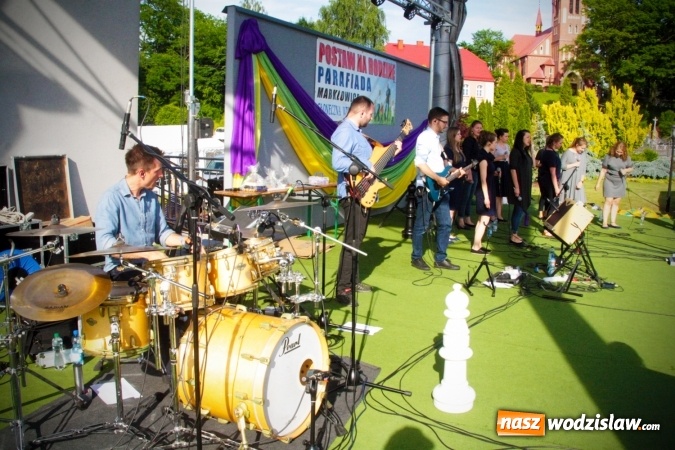 Zdjęcie w galerii na portalu naszwodzislaw.com: Ze Światowych Dni Młodzieży do Marklowic. Grupa niemaGOtu na finał Parafiady  wiadomości z regionu