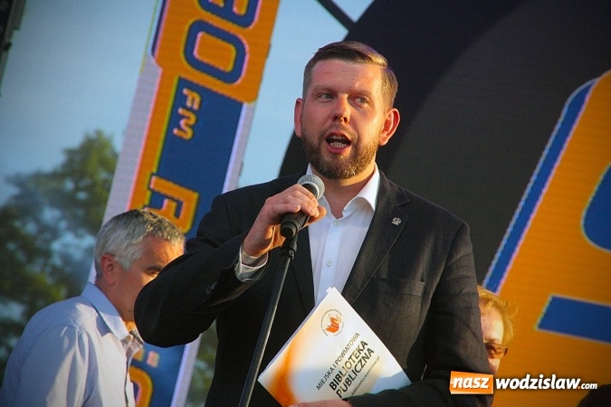 Zdjęcie w galerii na portalu naszwodzislaw.com: Ogromny tort na 760-lecie miasta. Smaczne zakończenie Dni Wodzisławia&nbsp; wiadomości z regionu