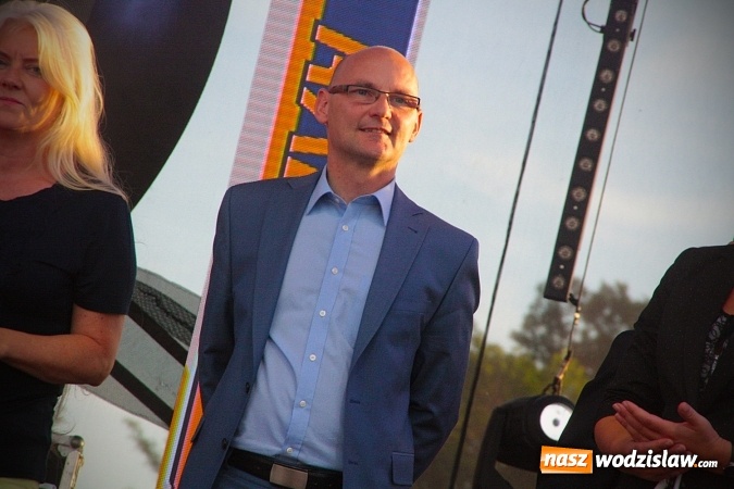 Zdjęcie w galerii na portalu naszwodzislaw.com: Ogromny tort na 760-lecie miasta. Smaczne zakończenie Dni Wodzisławia&nbsp; wiadomości z regionu