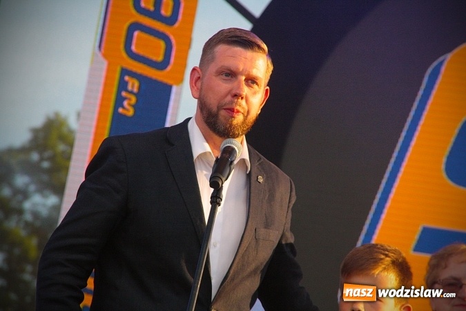 Zdjęcie w galerii na portalu naszwodzislaw.com: Ogromny tort na 760-lecie miasta. Smaczne zakończenie Dni Wodzisławia&nbsp; wiadomości z regionu