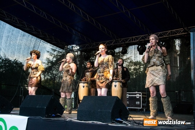 Zdjęcie w galerii na portalu naszwodzislaw.com: COCO AFRO na finał Powitania Lata w Radlinie  wiadomości z regionu