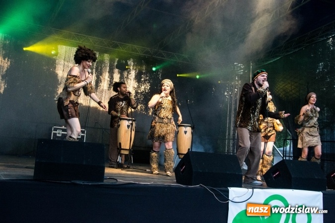 Zdjęcie w galerii na portalu naszwodzislaw.com: COCO AFRO na finał Powitania Lata w Radlinie  wiadomości z regionu
