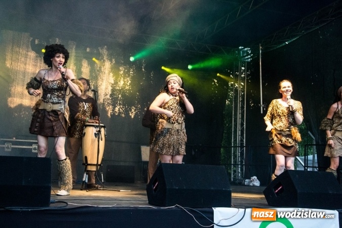 Zdjęcie w galerii na portalu naszwodzislaw.com: COCO AFRO na finał Powitania Lata w Radlinie  wiadomości z regionu