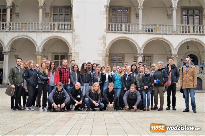 Zdjęcie w galerii na portalu naszwodzislaw.com: Studenci architektury PWSZ na szlaku edukacyjnym w Krakowie  wiadomości z regionu