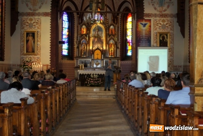 Zdjęcie w galerii na portalu naszwodzislaw.com: Tajemnice kompaturek. Księga Metrykalna z Mszany - spotkanie w mszańskim kościele wiadomości z regionu