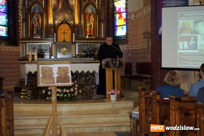 Zdjęcie w galerii na portalu naszwodzislaw.com: Tajemnice kompaturek. Księga Metrykalna z Mszany - spotkanie w mszańskim kościele wiadomości z regionu