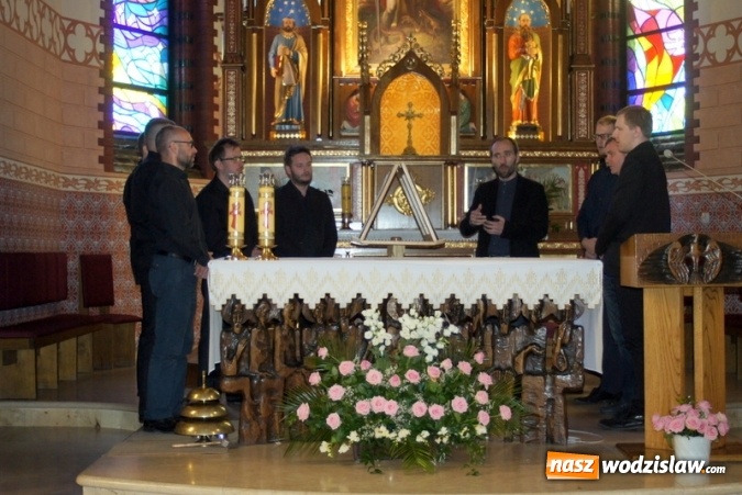 Zdjęcie w galerii na portalu naszwodzislaw.com: Tajemnice kompaturek. Księga Metrykalna z Mszany - spotkanie w mszańskim kościele wiadomości z regionu