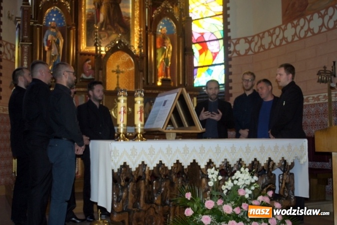 Zdjęcie w galerii na portalu naszwodzislaw.com: Tajemnice kompaturek. Księga Metrykalna z Mszany - spotkanie w mszańskim kościele wiadomości z regionu