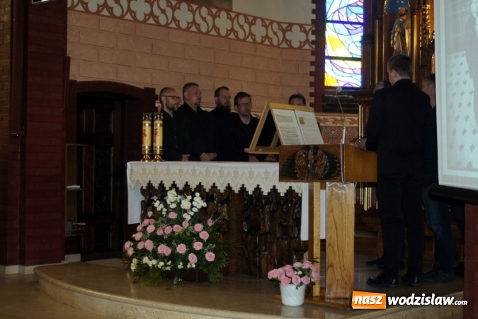 Zdjęcie w galerii na portalu naszwodzislaw.com: Tajemnice kompaturek. Księga Metrykalna z Mszany - spotkanie w mszańskim kościele wiadomości z regionu