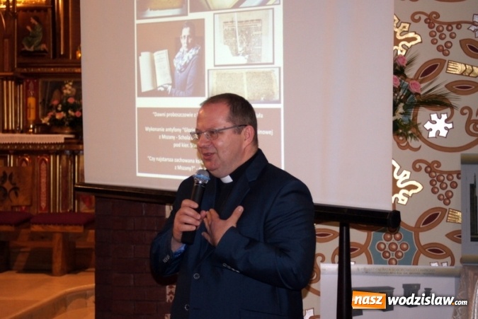 Zdjęcie w galerii na portalu naszwodzislaw.com: Tajemnice kompaturek. Księga Metrykalna z Mszany - spotkanie w mszańskim kościele wiadomości z regionu
