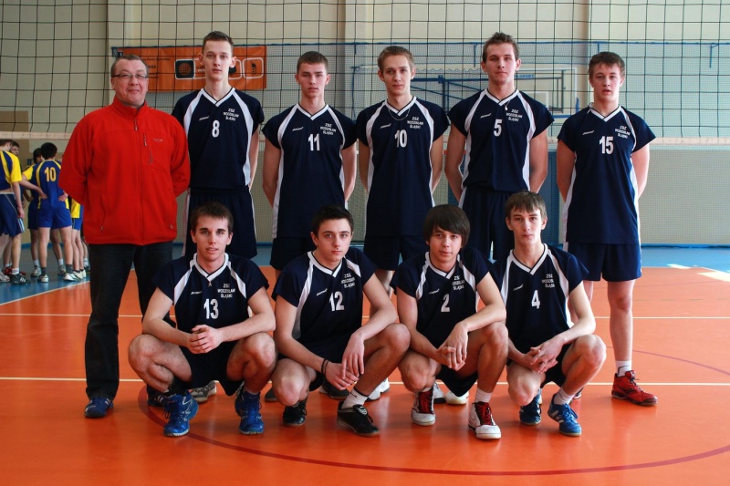 Zdjęcie w galerii na portalu naszwodzislaw.com: ZSZ triumfatorem turnieju piłki siatkowej wiadomości z regionu