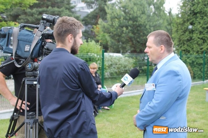 Zdjęcie w galerii na portalu naszwodzislaw.com: W jeden dzień zebrał ponad 326 tysięcy złotych. Youtuber z Wodzisławia w kolejnej szczytnej akcji! Otwarto Rehabilitacyjny Plac Zdrowia i Zabawy wiadomości z regionu
